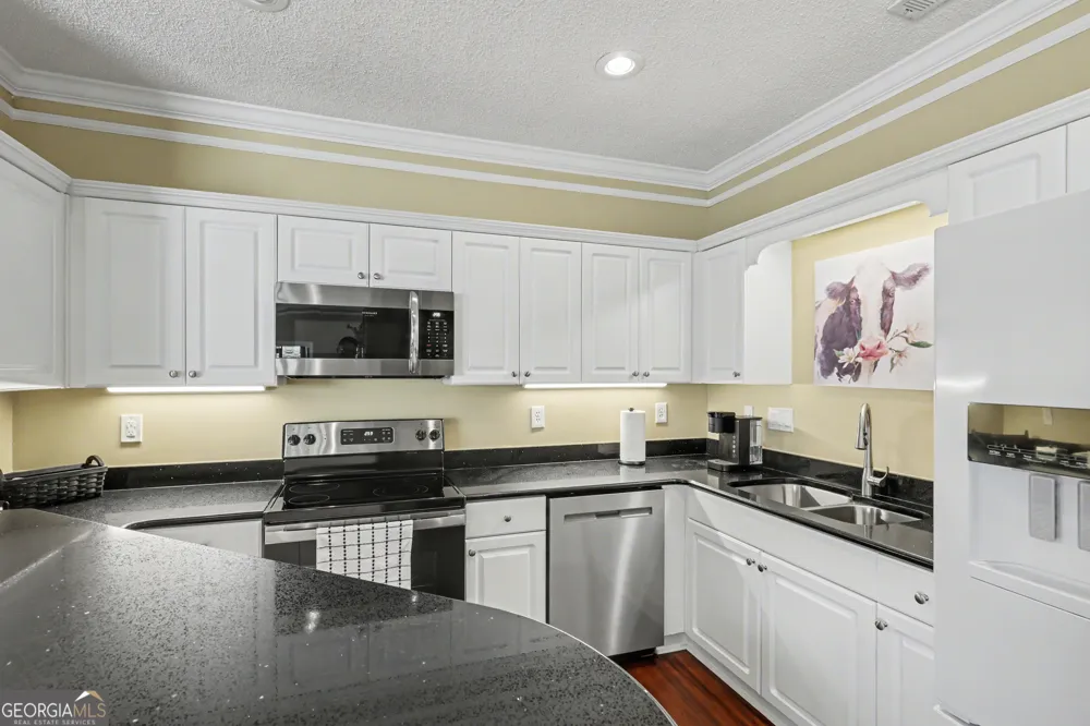 146 Gleneagle CT Clayton, GA 30525