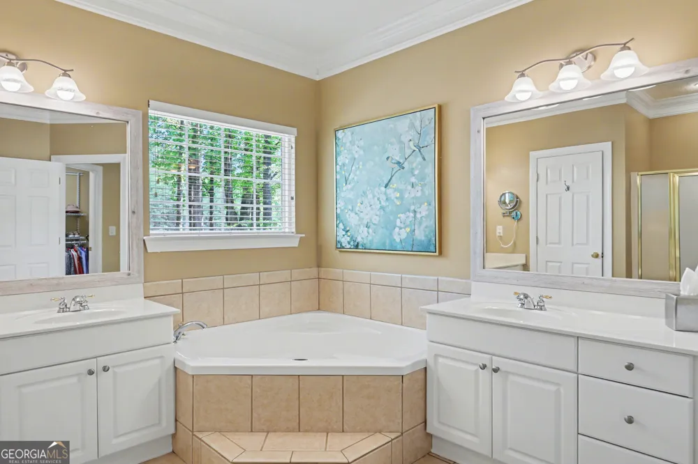 146 Gleneagle CT Clayton, GA 30525