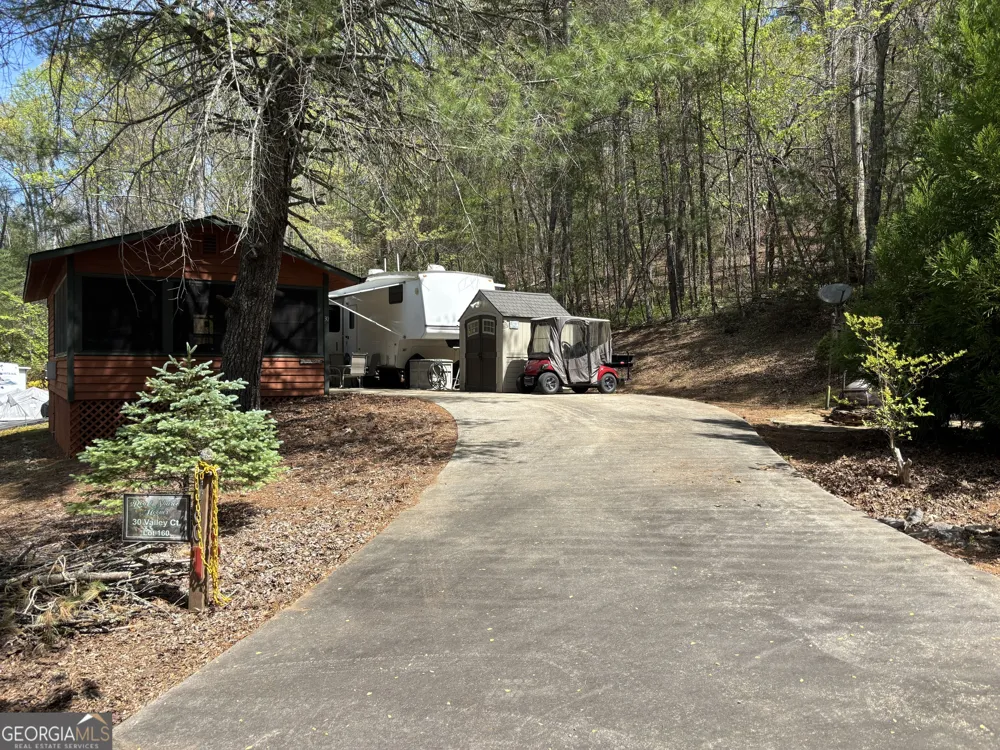 30 Valley CT Cleveland, GA 30528