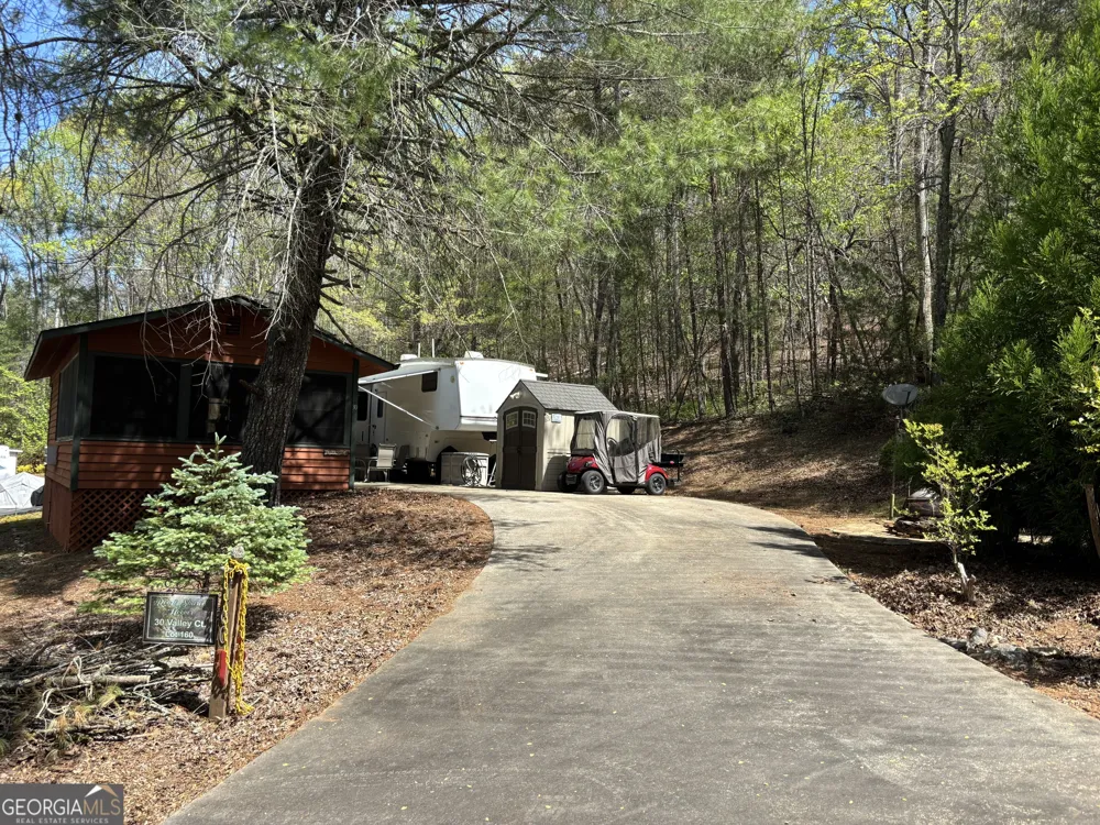 30 Valley CT Cleveland, GA 30528