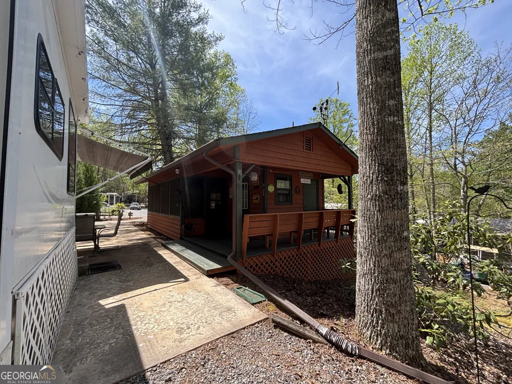 30 Valley CT Cleveland, GA 30528