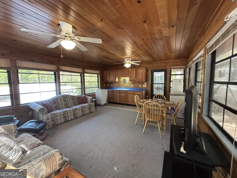 30 Valley CT Cleveland, GA 30528