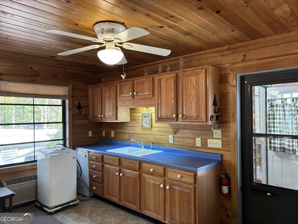 30 Valley CT Cleveland, GA 30528