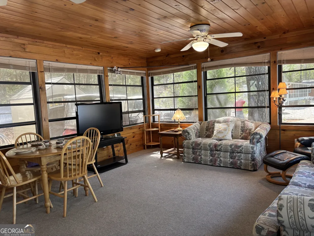 30 Valley CT Cleveland, GA 30528