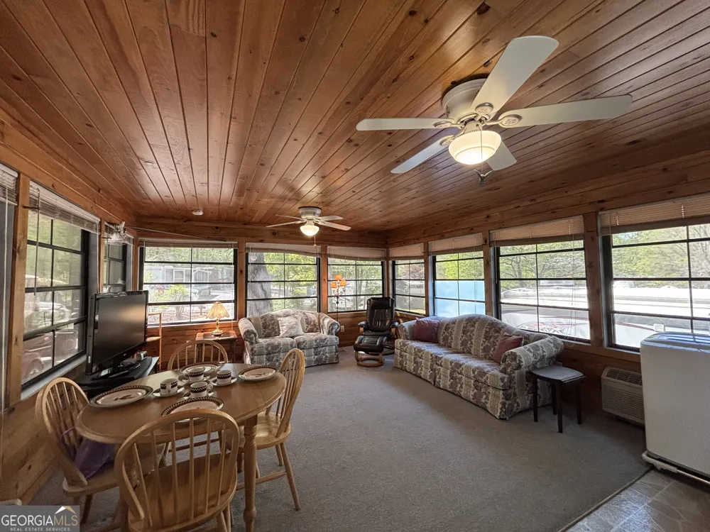 30 Valley CT Cleveland, GA 30528