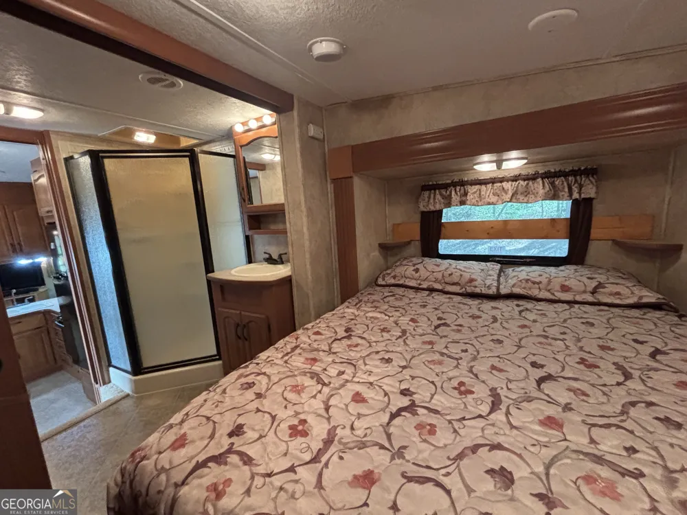 30 Valley CT Cleveland, GA 30528