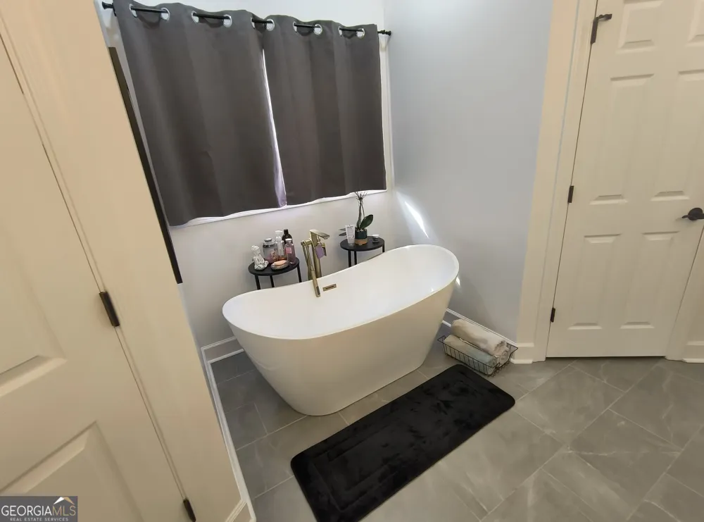 252 Moore ST Whitesburg, GA 30185