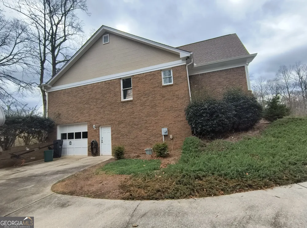 252 Moore ST Whitesburg, GA 30185
