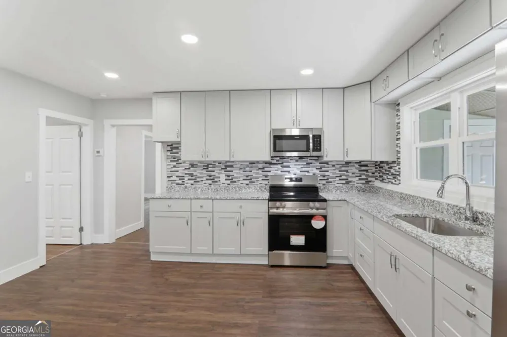 6538 N Sweetwater RD Lithia Springs, GA 30122
