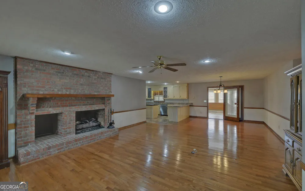 197 Woodland WAY Dewy Rose, GA 30634