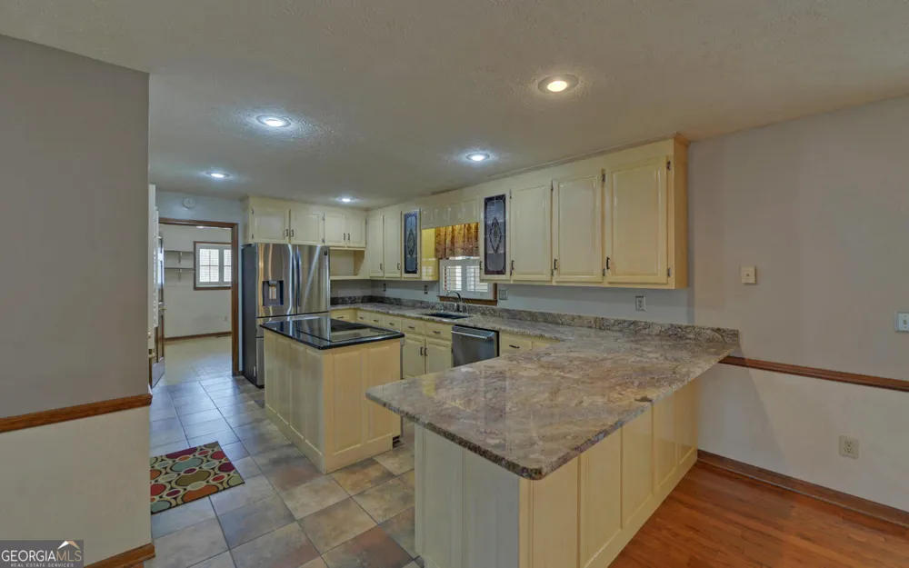 197 Woodland WAY Dewy Rose, GA 30634