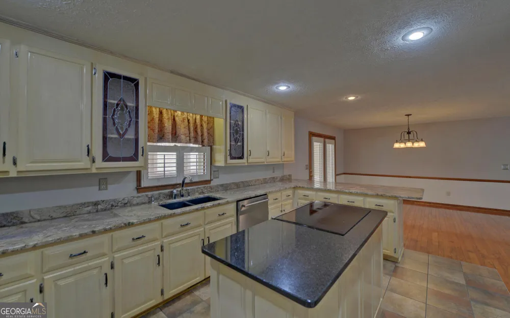 197 Woodland WAY Dewy Rose, GA 30634