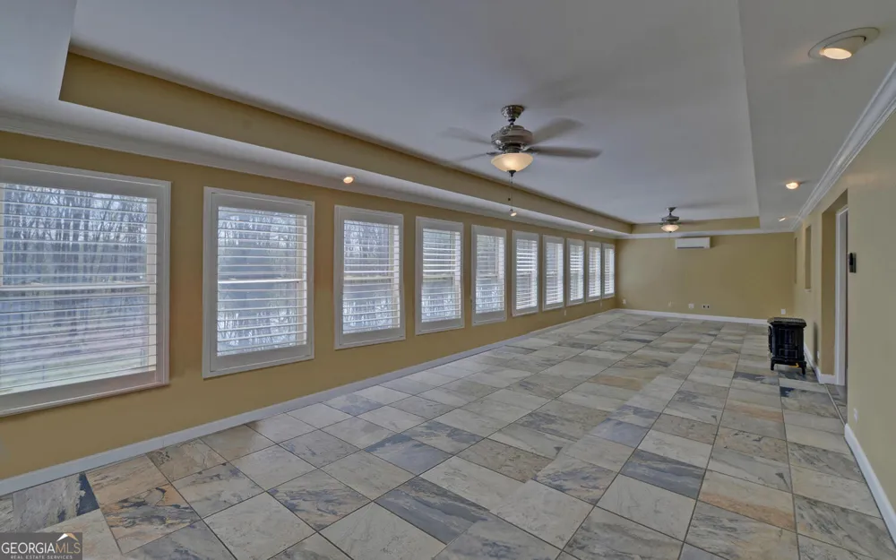 197 Woodland WAY Dewy Rose, GA 30634