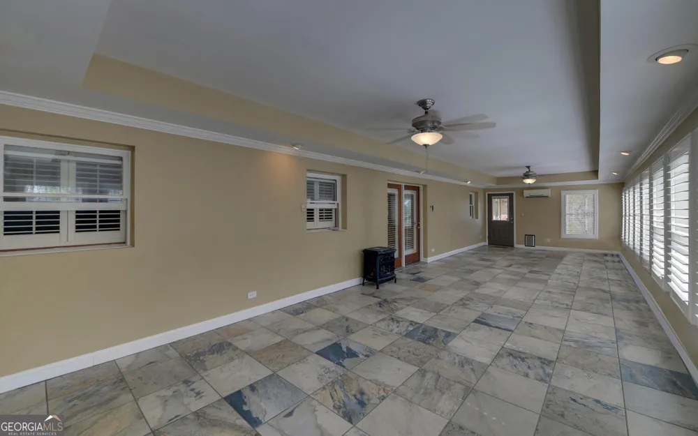 197 Woodland WAY Dewy Rose, GA 30634