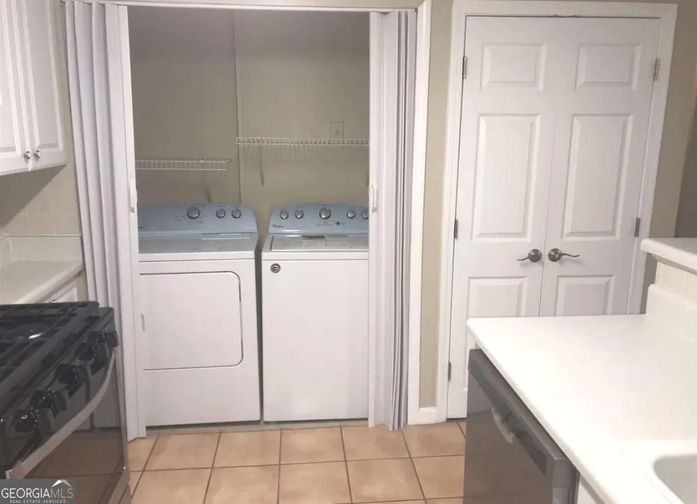 4241 Parkview CT Stone Mountain, GA 30083
