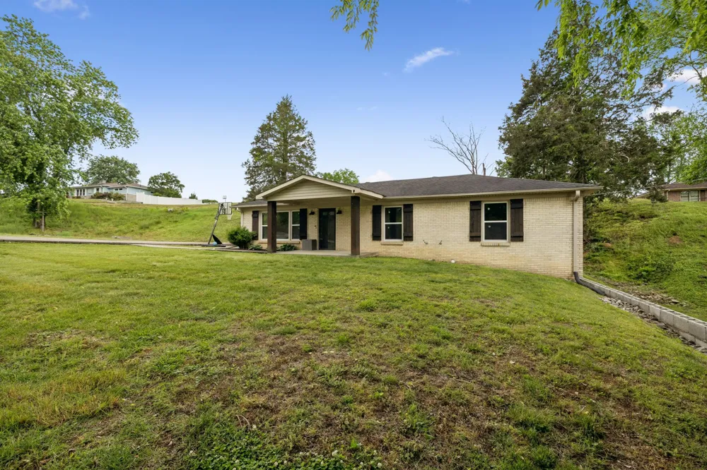 514 College Ave E Carthage, TN 37030