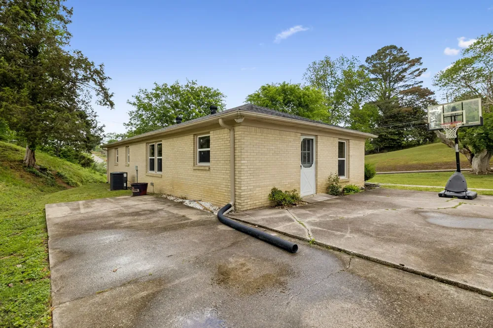 514 College Ave E Carthage, TN 37030