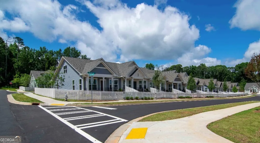 1151 Hunter TRL Acworth, GA 30102