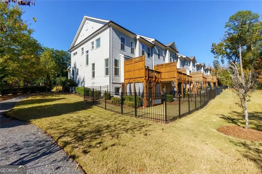 1002 Towneship WAY Roswell, GA 30075