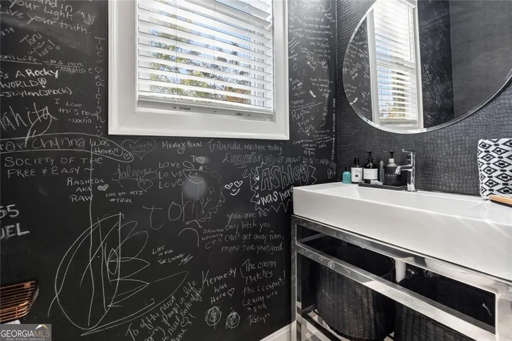 1002 Towneship WAY Roswell, GA 30075