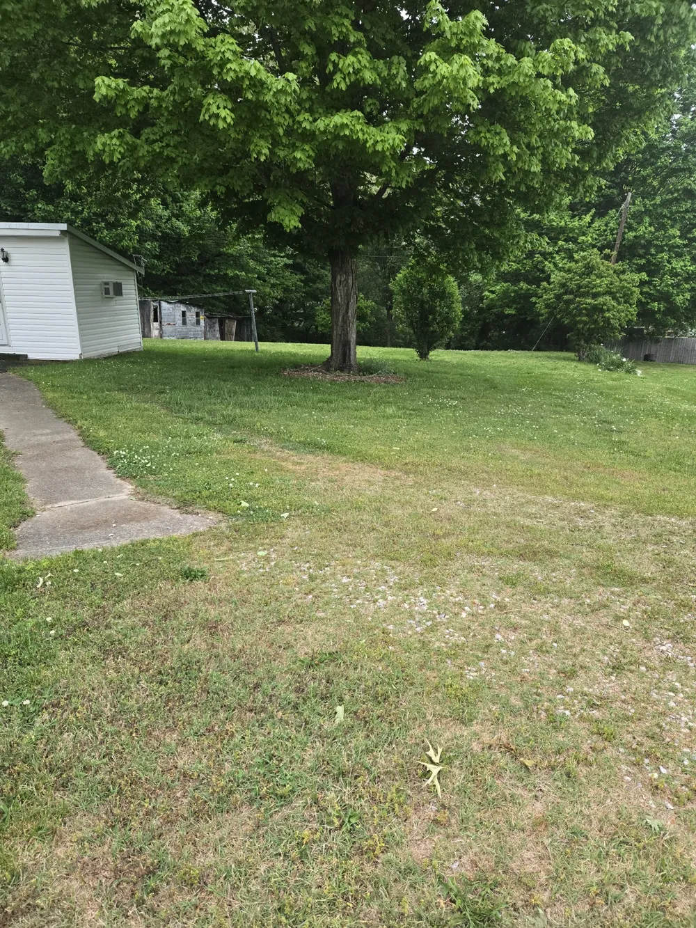 995 Railroad St Burns, TN 37029