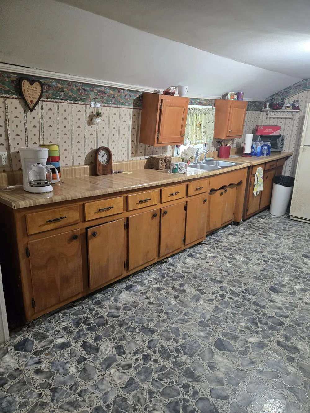 995 Railroad St Burns, TN 37029