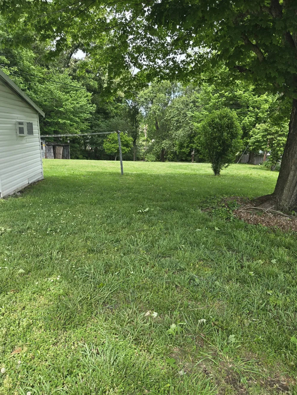 995 Railroad St Burns, TN 37029