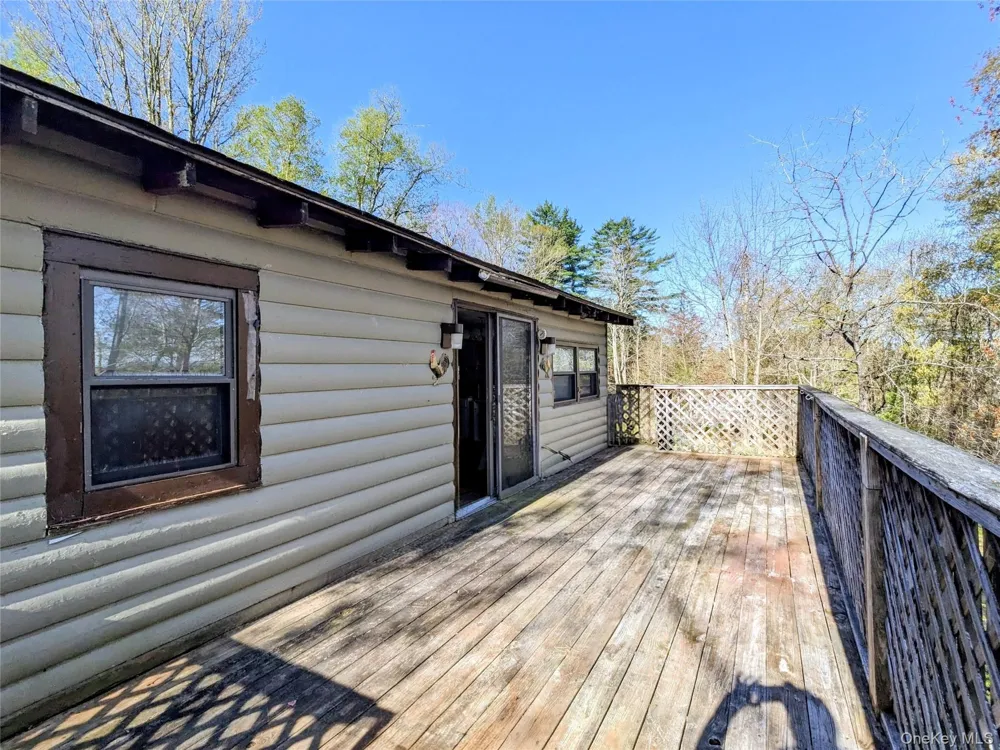 33 E Tusten Place Smallwood, NY 12778