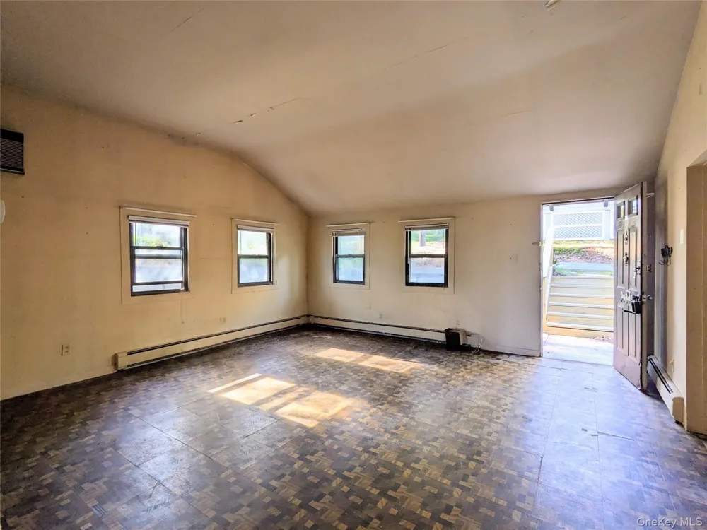33 E Tusten Place Smallwood, NY 12778