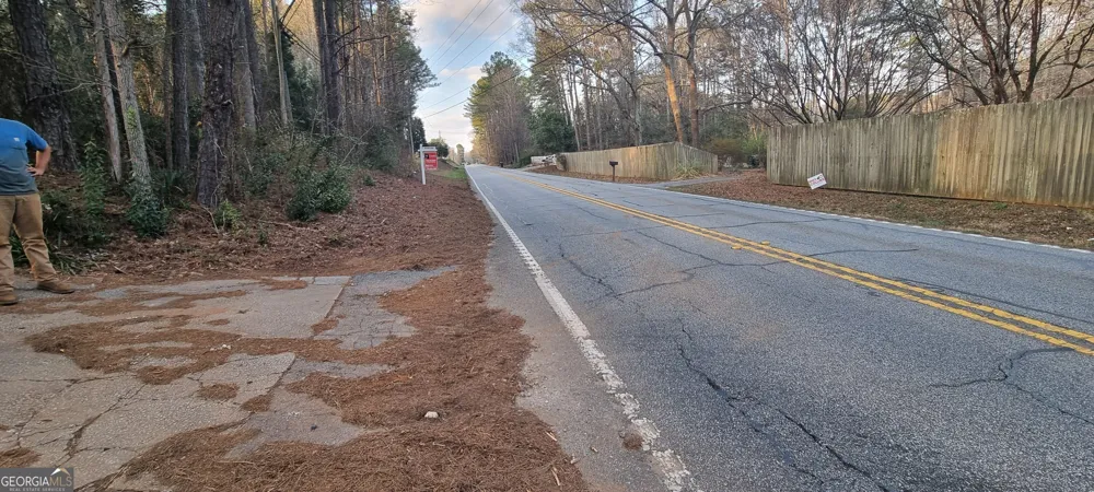 1054 Roscoe RD Newnan, GA 30263