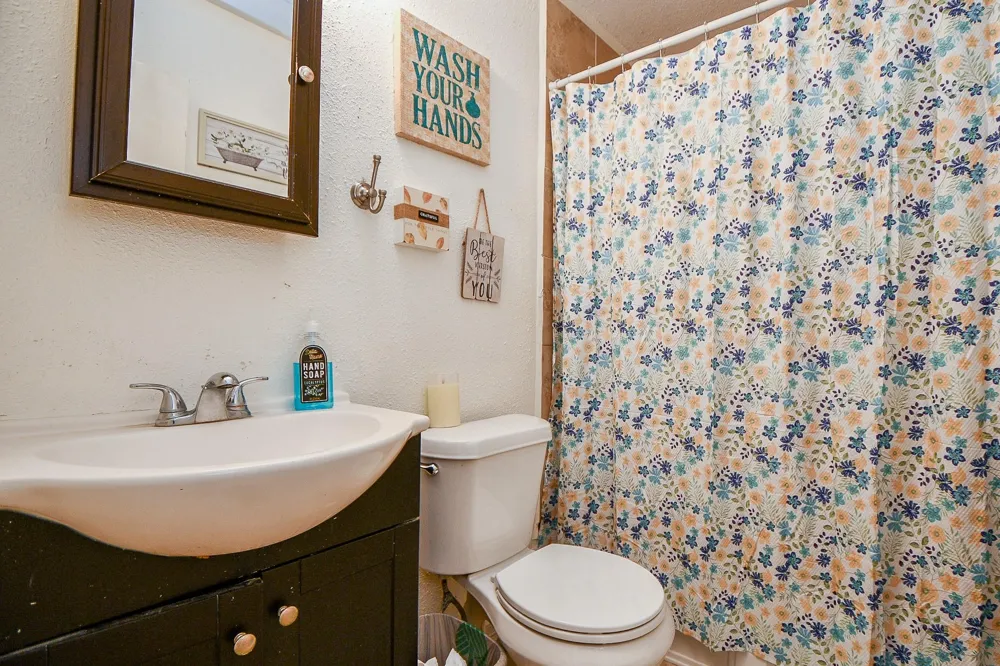 2206 Hartwick Road Houston, TX 77093