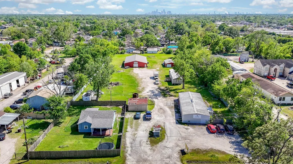 2206 Hartwick Road Houston, TX 77093