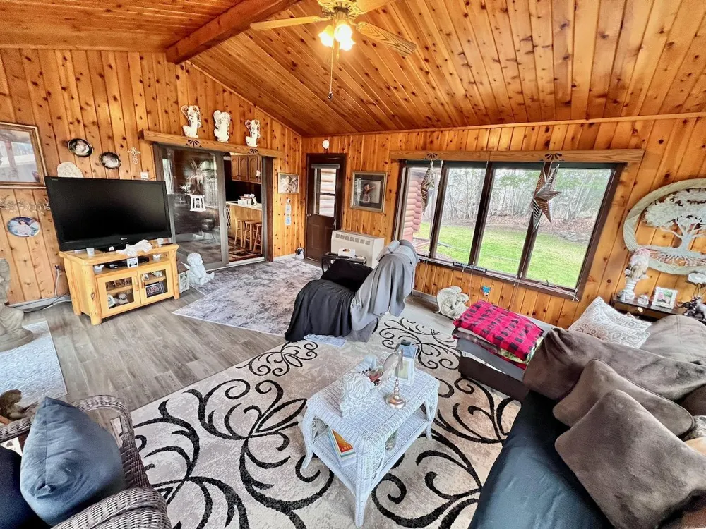10261 Wien Road Cook, MN 55723
