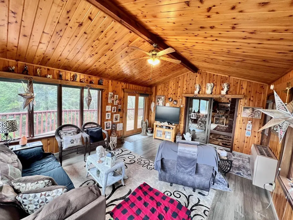 10261 Wien Road Cook, MN 55723