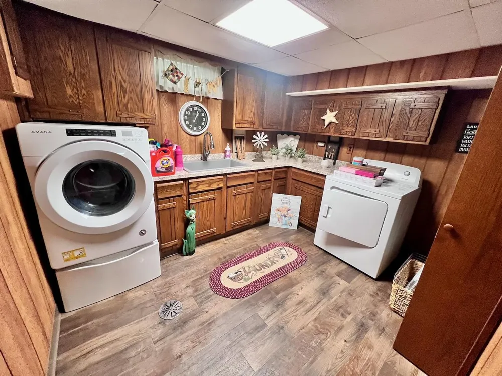 10261 Wien Road Cook, MN 55723