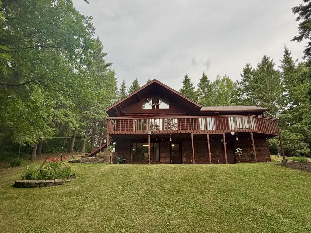 10261 Wien Road Cook, MN 55723