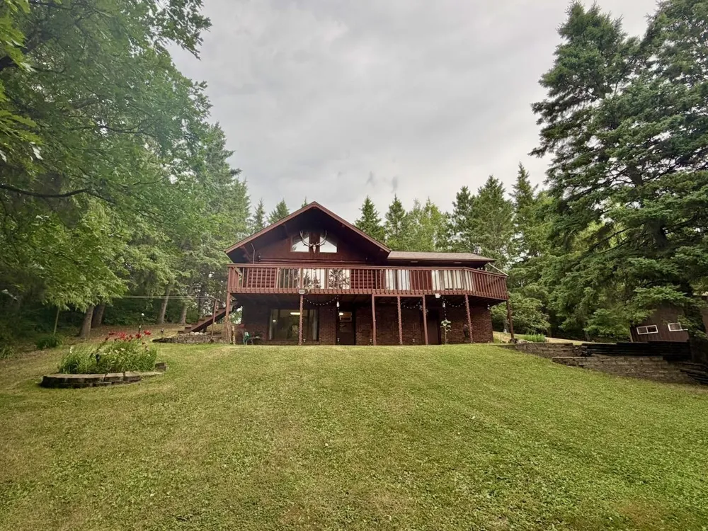10261 Wien Road Cook, MN 55723