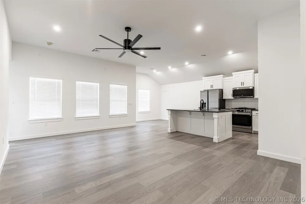 2511 W Main Street Collinsville, OK 74021