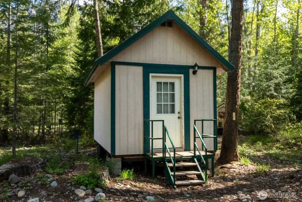 98 Cassel Way Mazama, WA 98833