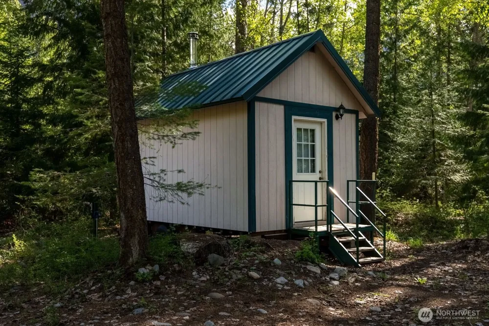 98 Cassel Way Mazama, WA 98833