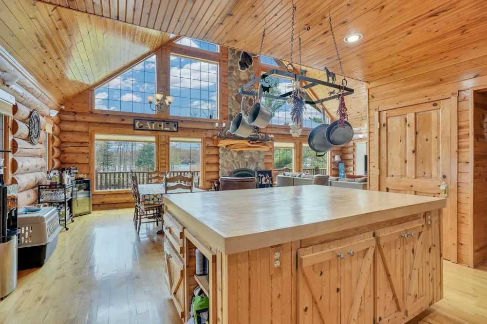 1085 Bundy Drive Broomfield Township, MI 48893