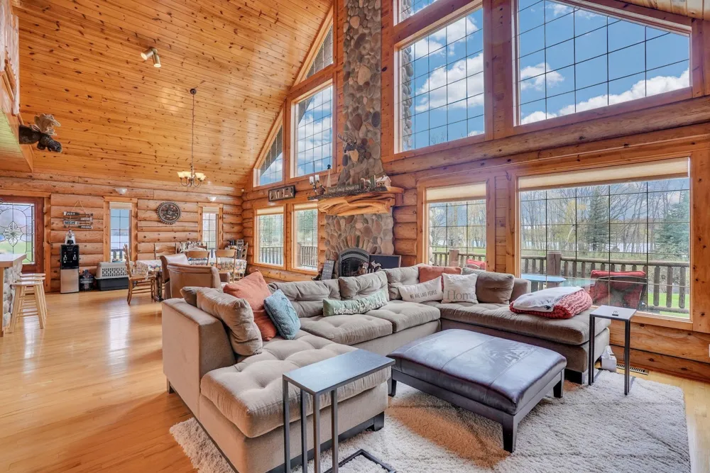1085 Bundy Drive Broomfield Township, MI 48893