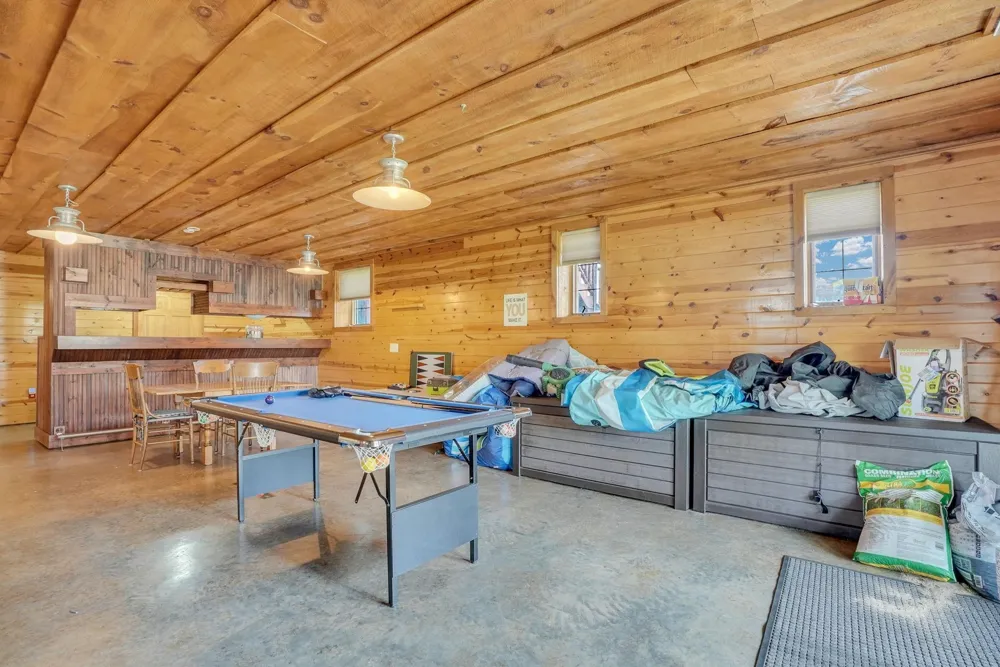 1085 Bundy Drive Broomfield Township, MI 48893