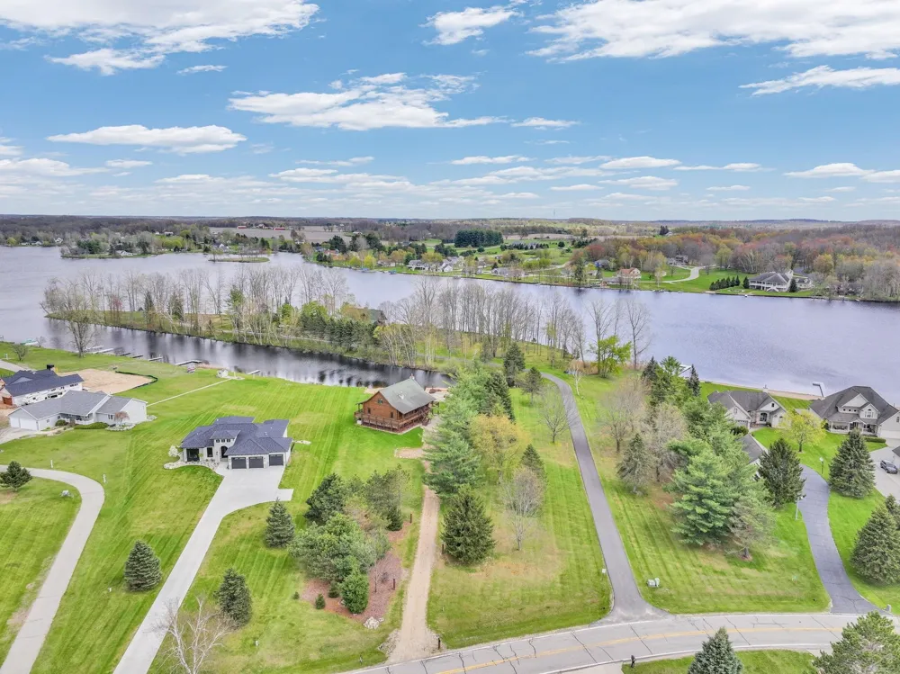 1085 Bundy Drive Broomfield Township, MI 48893