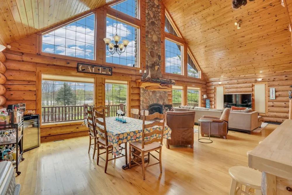 1085 Bundy Drive Broomfield Township, MI 48893