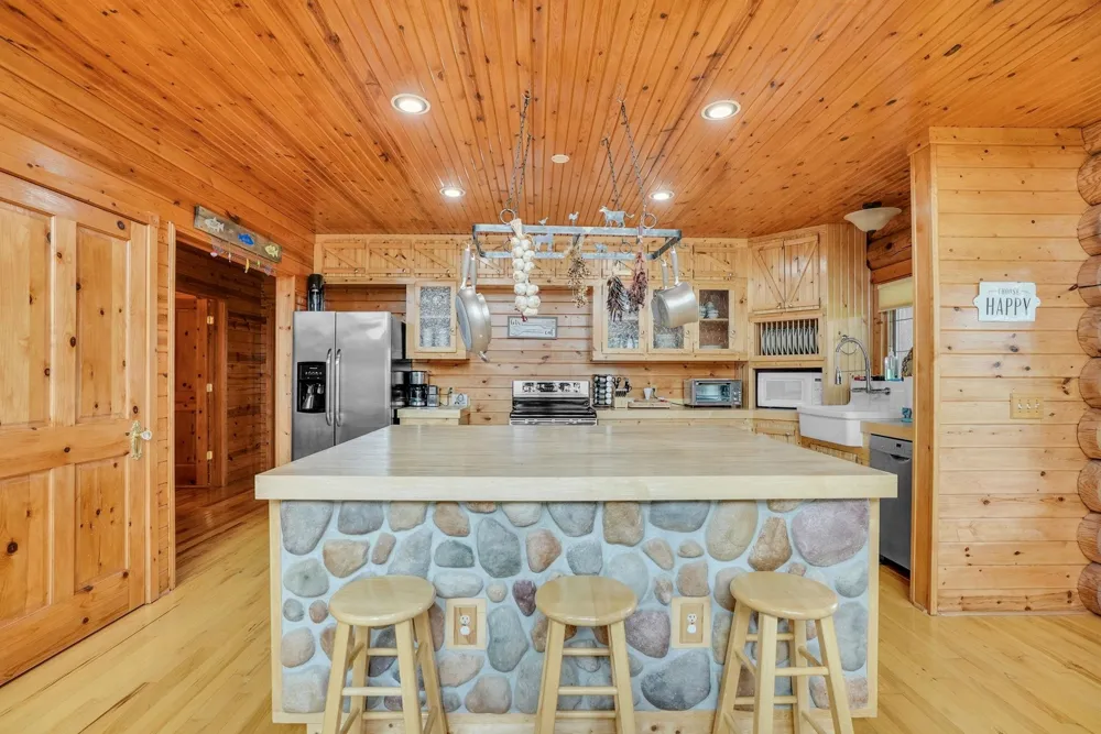 1085 Bundy Drive Broomfield Township, MI 48893