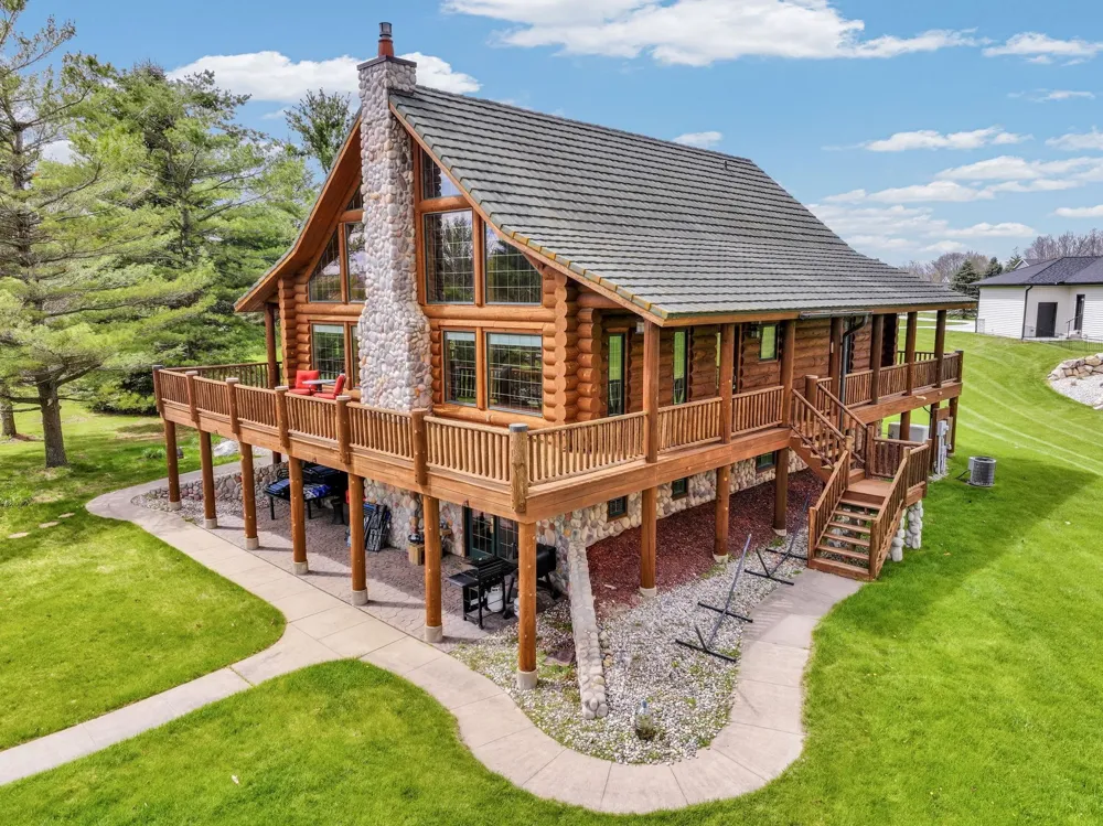 1085 Bundy Drive Broomfield Township, MI 48893
