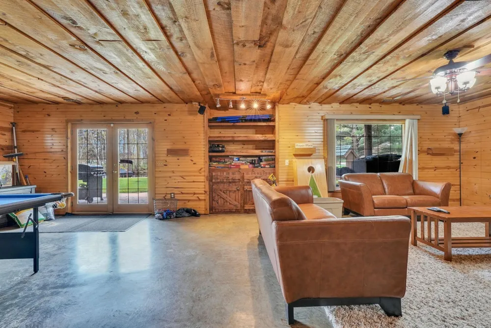 1085 Bundy Drive Broomfield Township, MI 48893