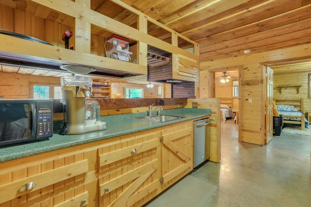 1085 Bundy Drive Broomfield Township, MI 48893