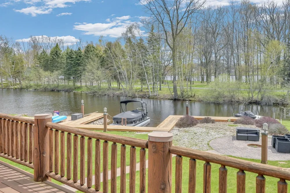 1085 Bundy Drive Broomfield Township, MI 48893
